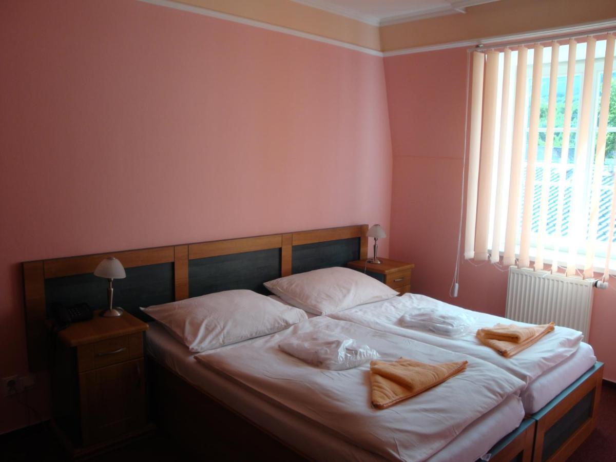 Lazne Evzenie Hotel Klášterec nad Ohří Cameră foto